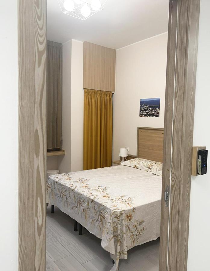 Sissi Comfort Rooms Foresteria Lombarda 몬차 외부 사진