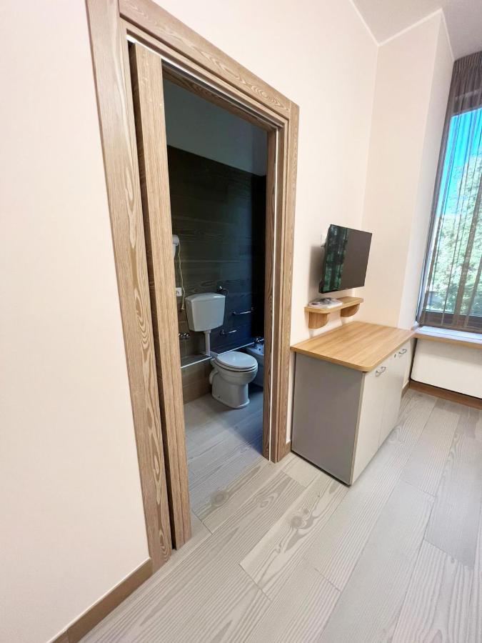 Sissi Comfort Rooms Foresteria Lombarda 몬차 외부 사진